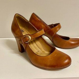 Sofft "Like New" Miranda Mary Jane Pump 8.5